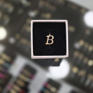 آویز B