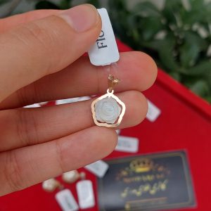 آویز گل صدفی