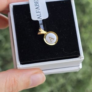 آویز  A صدفی